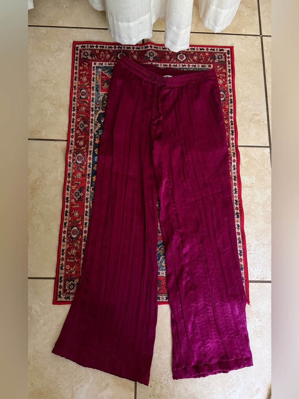 DKNY Wide-Leg Pleated Pants